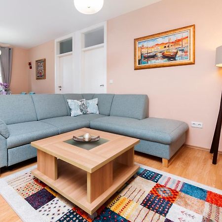 Apartment Deluxe Rovinj Exterior photo